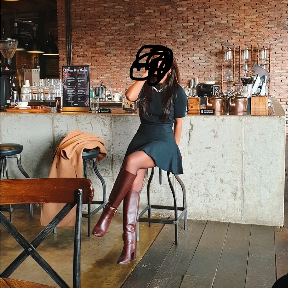 Coach Evelyn boots in walnut brown US7